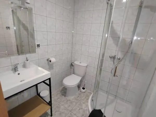 Bachus ゲストハウス ミエルノ